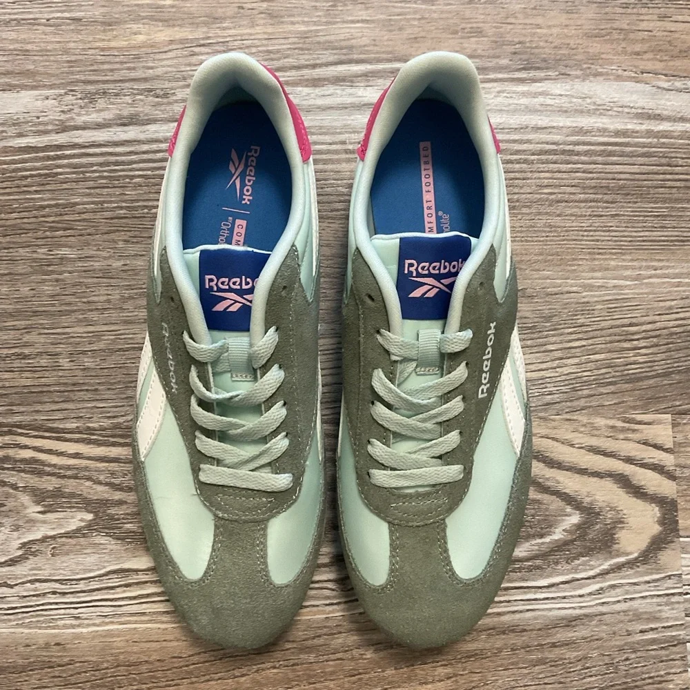 Reebok Women’s World 70 Sneaker Green Grey, Pink and White 7.5 NWOT
